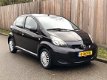 Toyota Aygo - 1.0-12V Dynamic Blue Zwart 5DRS Airco Elektrische Ramen Nieuw APK! - 1 - Thumbnail