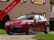 Alfa Romeo Giulietta - 1.4 T Distinctive/Xenon/Leer/PDC/Schuifdak/8C/Brembo - 1 - Thumbnail