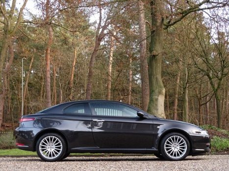 Alfa Romeo GT - 1.8 T.Spark Distinctive/Xenon/Leer/PDC/Raggazon/Stoelverw.Uniek - 1