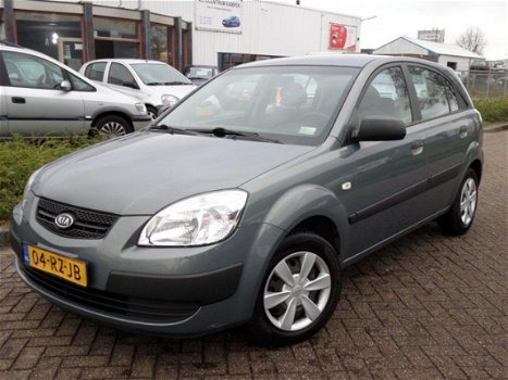 Kia Rio - 1.4 L - 1