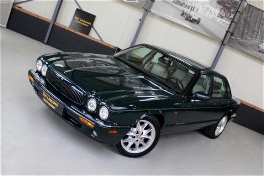 Jaguar XJ - 3.2 V8 Executive - 1