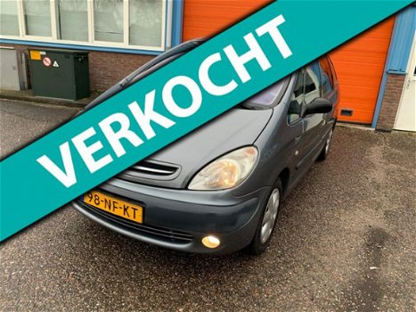 Citroën Xsara Picasso - 1.8i-16V Différence 2 - 1