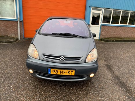 Citroën Xsara Picasso - 1.8i-16V Différence 2 - 1