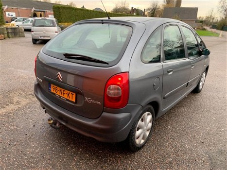 Citroën Xsara Picasso - 1.8i-16V Différence 2 - 1