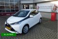 Toyota Aygo - 1.0 VVT-i x-play - Eerste eigenaar auto . Orginele Nederlandse auto - rookvrij - achte - 1 - Thumbnail