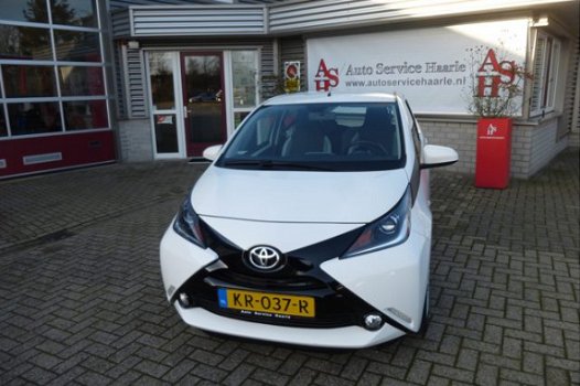 Toyota Aygo - 1.0 VVT-i x-play - Eerste eigenaar auto . Orginele Nederlandse auto - rookvrij - achte - 1