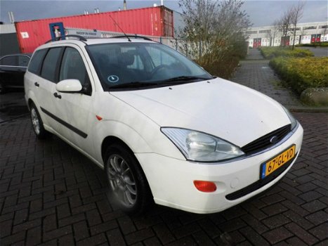 Ford Focus Wagon - 1.6-16V Ghia - 1