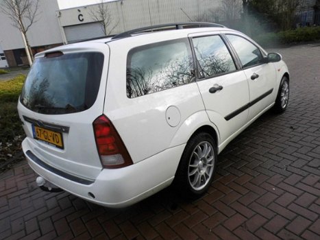 Ford Focus Wagon - 1.6-16V Ghia - 1