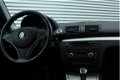 BMW 1-serie - 118i Executive / CLIMATE / CRUISE / STOELVERWARMING / PDC - 1 - Thumbnail