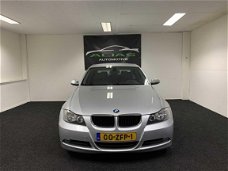 BMW 3-serie - 318d High Executive 2007 Grijs AIRCO - 6-BAK - LEDER - APK 2021