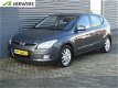 Hyundai i30 - 1.6i Dynamic Business (Automaat / Climate / Trekhaak) - 1 - Thumbnail