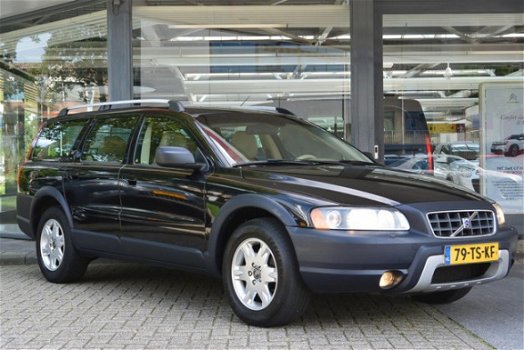 Volvo XC70 - 2.4 D5 AWD GEARTRONIC MOMENTUM LEDER BEKLEDING - 1