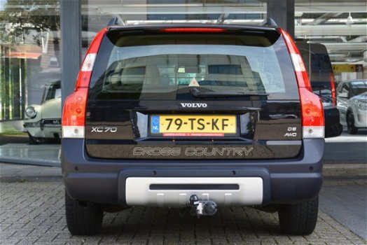 Volvo XC70 - 2.4 D5 AWD GEARTRONIC MOMENTUM LEDER BEKLEDING - 1