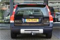 Volvo XC70 - 2.4 D5 AWD GEARTRONIC MOMENTUM LEDER BEKLEDING - 1 - Thumbnail