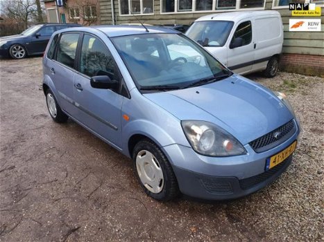 Ford Fiesta - 1.3-8V Champion Airco, Aux, Nette auto - 1