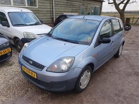 Ford Fiesta - 1.3-8V Champion Airco, Aux, Nette auto - 1