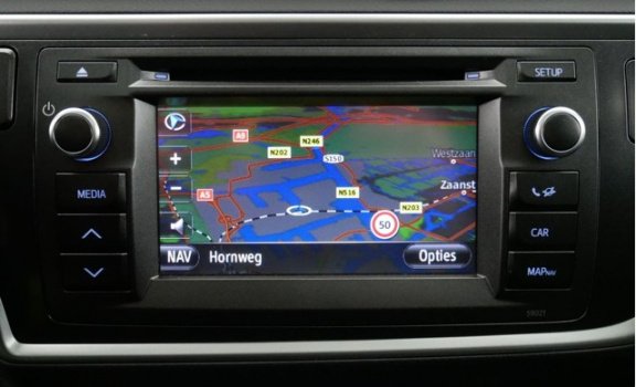 Toyota Auris - 1.8 Hybrid Lease+, Automaat, Navigatie, Panoramadak, Xenon - 1