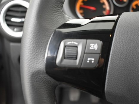 Opel Corsa - 1.2-16V BlitZ | Navigatie | Trekhaak | Climate Control | Lichtmetaal - 1