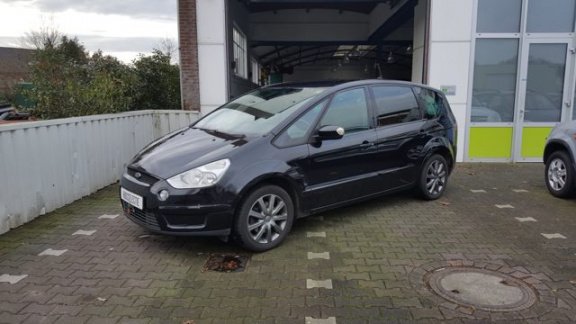 Ford S-Max - 2.0-16V Titanium uitvoering Dealeronderhouden - 1