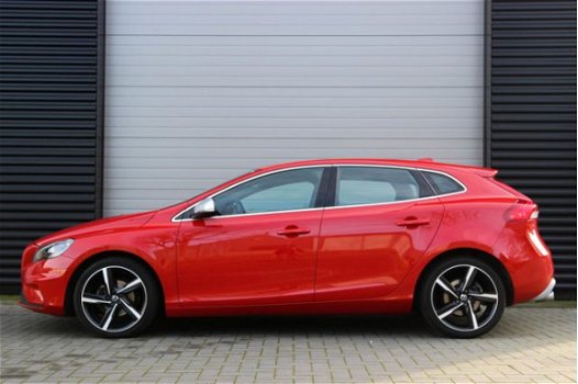 Volvo V40 - 2.0 D2 R-Design 18