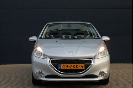 Peugeot 208 - 5D Envy *Climate control - 1