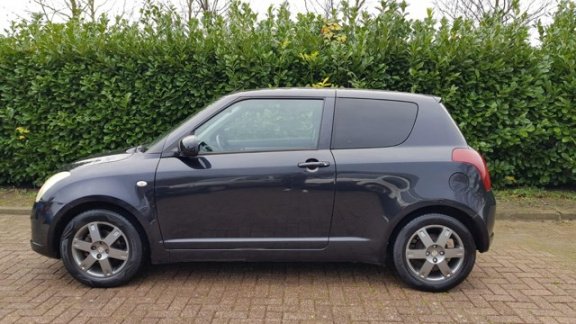 Suzuki Swift - 1.5 Exclusive Navigatie Airco 160dkm Keyless Entry El. Ramen & Spiegels - 1