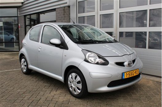 Toyota Aygo - 1.0-12V + Automaat 5 Deurs Zuinig - 1