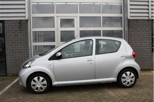 Toyota Aygo - 1.0-12V + Automaat 5 Deurs Zuinig - 1