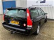 Volvo V70 - 2.4 D5 Automaat 2e Eigenaar Apk gekeurd t/m 10-2020 - 1 - Thumbnail