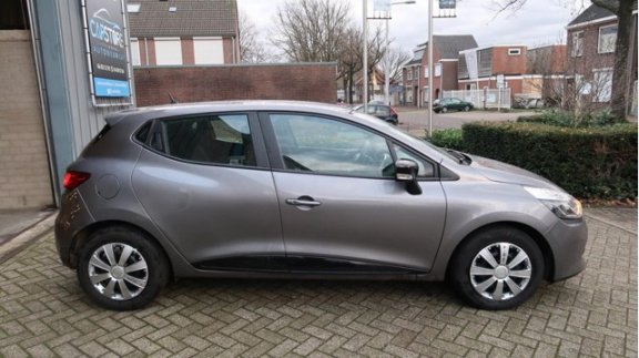 Renault Clio - 1.2 16V AIRCO/NAVI/5DRS/PDC/NAP - 1