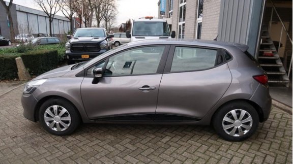 Renault Clio - 1.2 16V AIRCO/NAVI/5DRS/PDC/NAP - 1