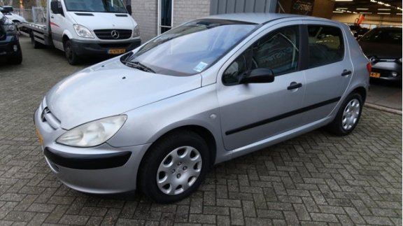 Peugeot 307 - 1.6-16V XR AUTOMAAT/AIRCO/5DRS/NAP - 1