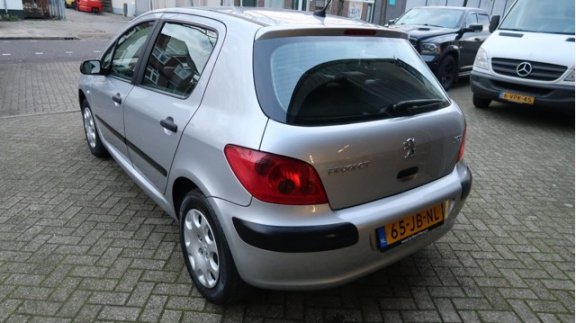 Peugeot 307 - 1.6-16V XR AUTOMAAT/AIRCO/5DRS/NAP - 1