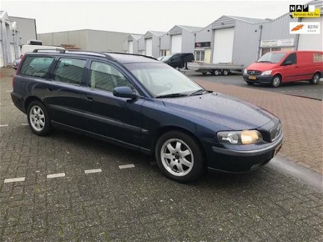 Volvo V70 - 2.5 D Comfort Line - 1