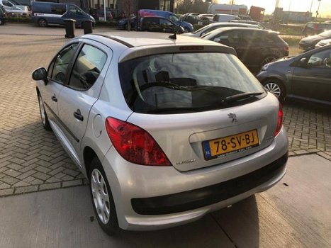 Peugeot 207 - 1.4-16V XR ZEER NETTE AUTO INRUIL MOGELIJK - 1