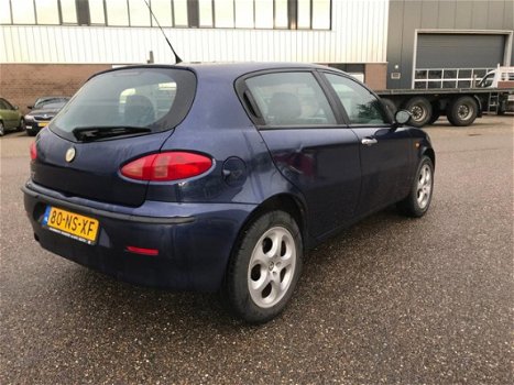 Alfa Romeo 147 - 1.6 T.Spark Impression met Nap, airco, elektr ramen/spiegels - 1