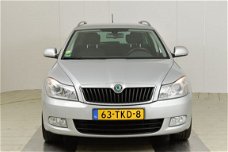 Skoda Octavia Combi - 1.6 TDI Greentech Elegance LM Wielen/Trekhaak/Clima /ECC/Stuurbediening/ zeer