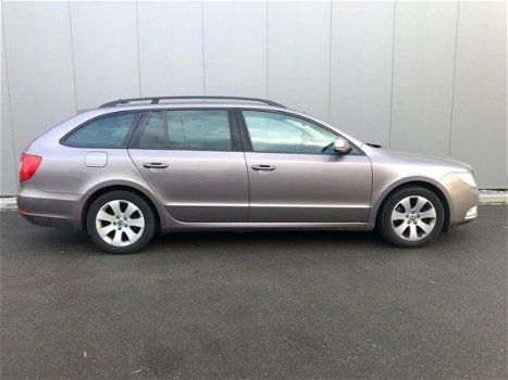 Skoda Superb Combi - 1.6 TDI Greenline Comfort Business Line - 1