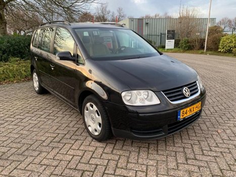 Volkswagen Touran - 1.6-16V FSI Athene // Nieuwe APK - 1