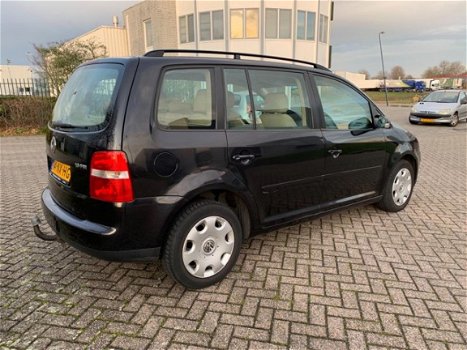 Volkswagen Touran - 1.6-16V FSI Athene // Nieuwe APK - 1