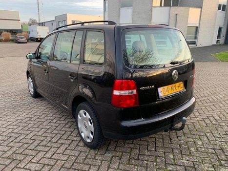 Volkswagen Touran - 1.6-16V FSI Athene // Nieuwe APK - 1