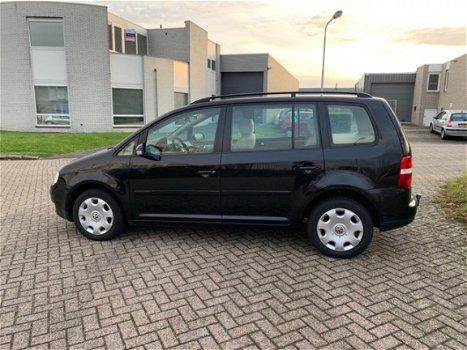 Volkswagen Touran - 1.6-16V FSI Athene // Nieuwe APK - 1