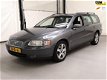 Volvo V70 - 2.4D Edition I ✅NAP, AUT, CRUISE, AIRCO, 2XSLEUTELS, BOEKJES, HALFLEDER, APK 26-09-2020 - 1 - Thumbnail