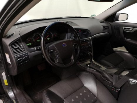 Volvo V70 - 2.4D Edition I ✅NAP, AUT, CRUISE, AIRCO, 2XSLEUTELS, BOEKJES, HALFLEDER, APK 26-09-2020 - 1