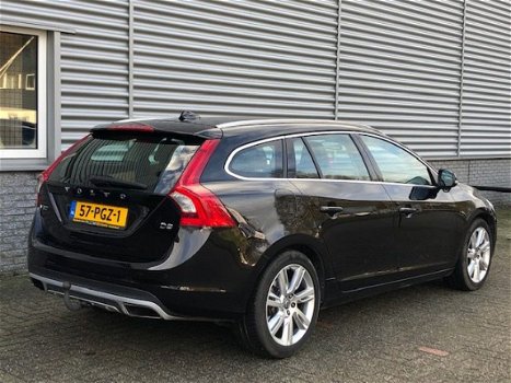 Volvo V60 - 2.0 D3 Summum Automaat / Xenon / Leer - 1