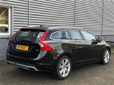 Volvo V60 - 2.0 D3 Summum Automaat / Xenon / Leer