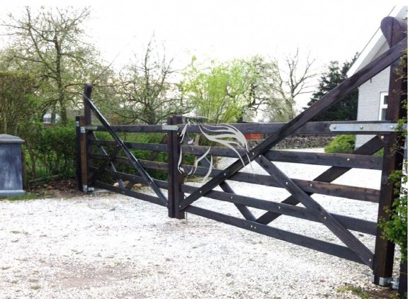 Veld Omheiningen, Engelse houten poort met hoorn, Landelijk - nr. 1