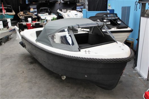 Topcraft 605 Tender - 1