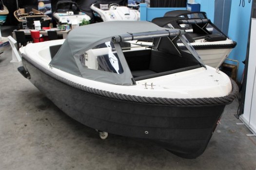 Topcraft 605 Tender - 2