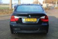 BMW 3-serie - 320d High Executive AUT. M-PAKKET / NAVI / PDC / AIRCO-ECC / CRUISE CTR. / 17'' LM-VEL - 1 - Thumbnail